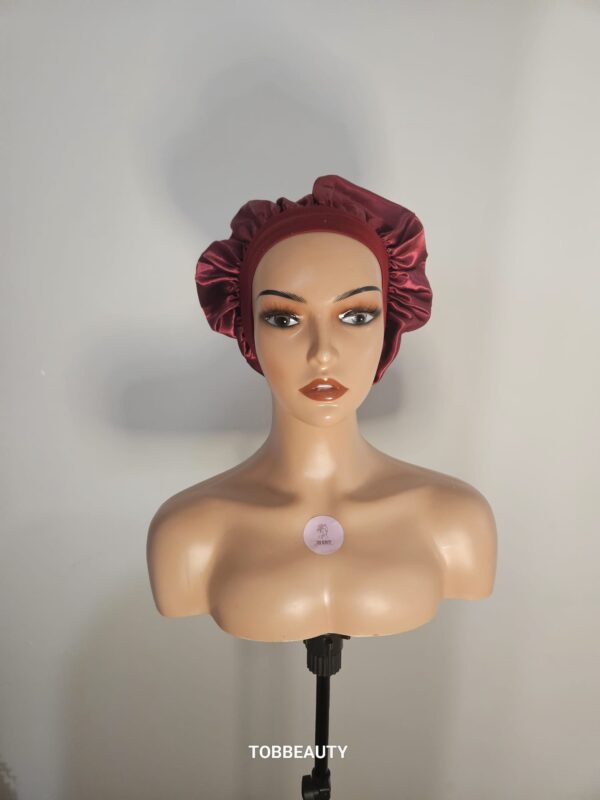Bonnet en satin – Image 6