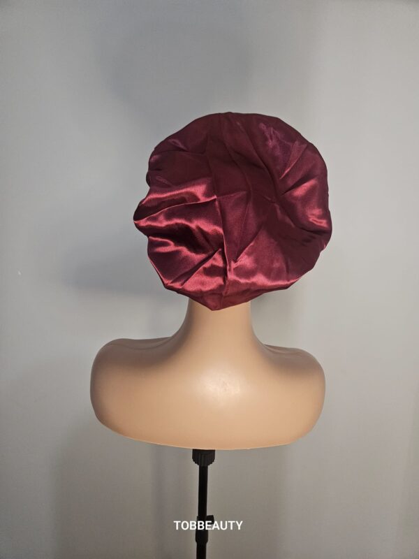 Bonnet en satin – Image 7