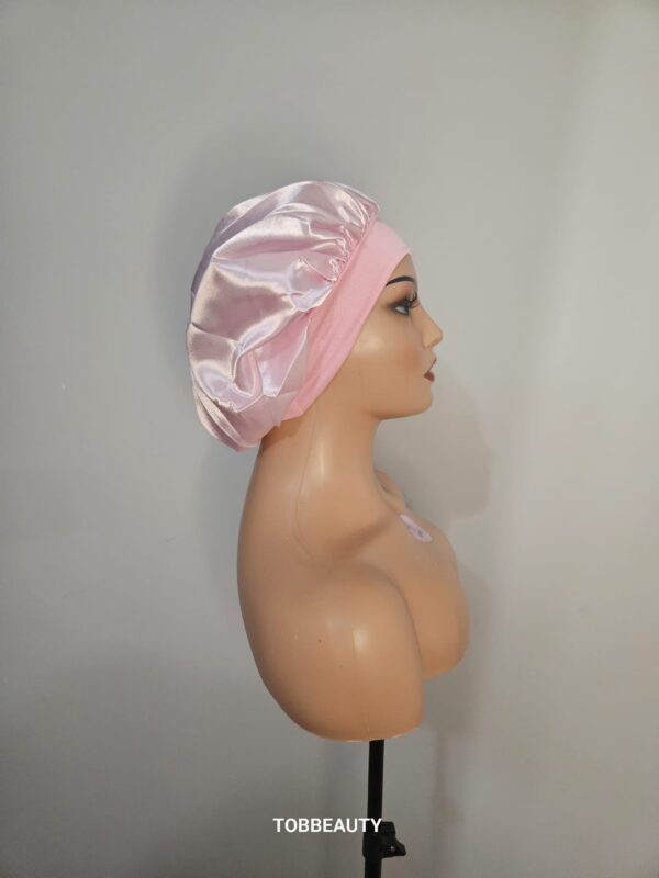 Bonnet en satin – Image 9