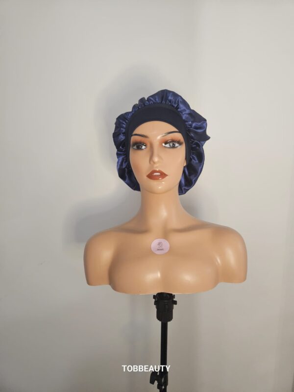 Bonnet en satin – Image 17