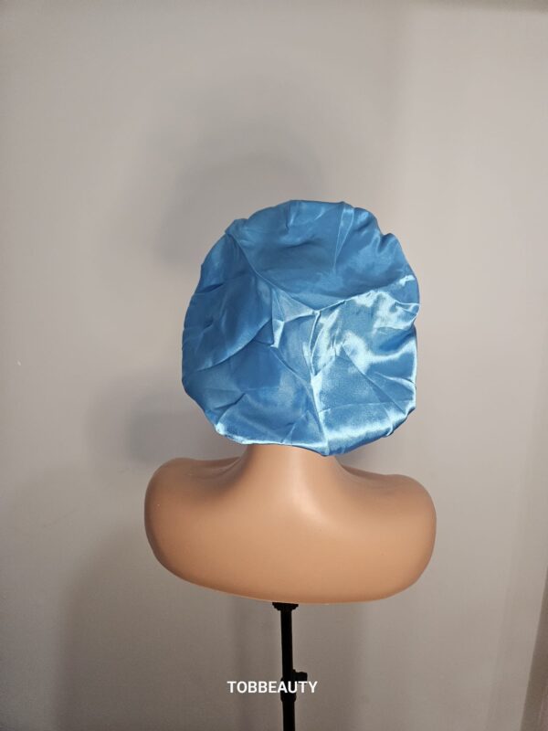 Bonnet en satin – Image 16