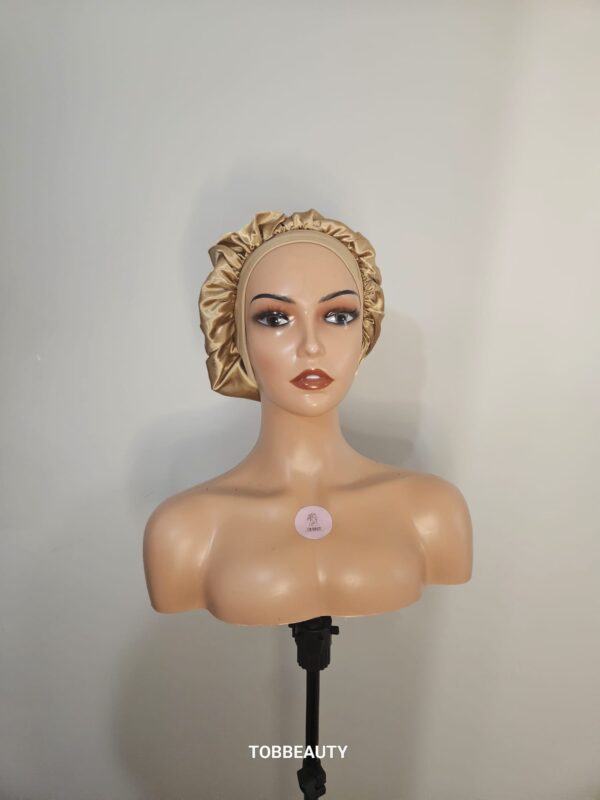 Bonnet en satin – Image 12