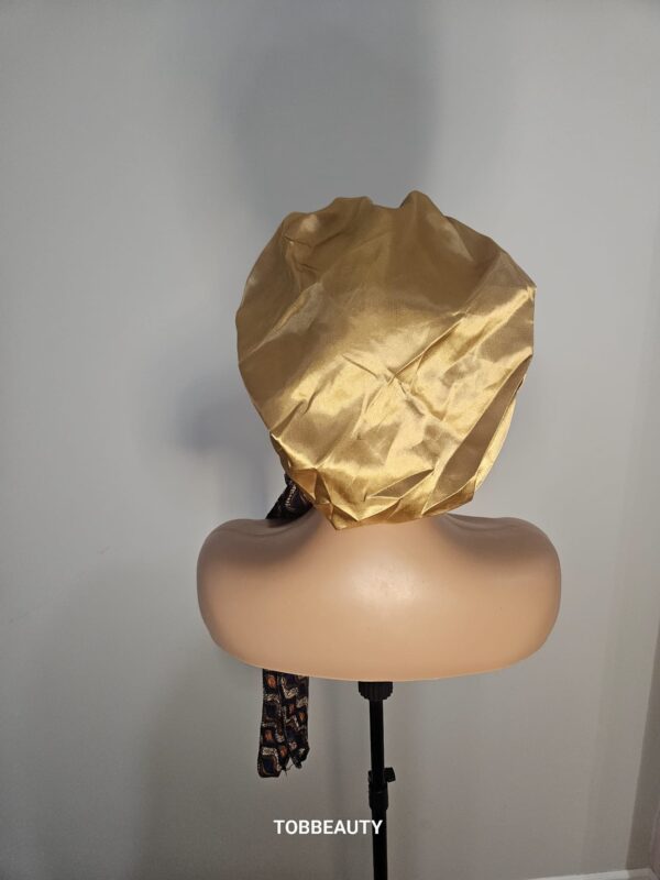 Bonnet en satin avec corde – Image 16