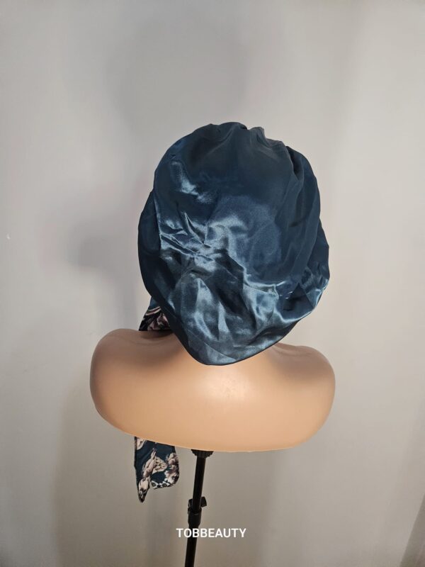 Bonnet en satin avec corde – Image 20