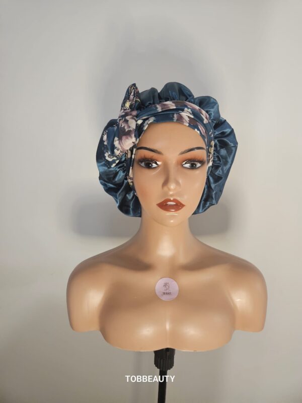 Bonnet en satin avec corde – Image 18